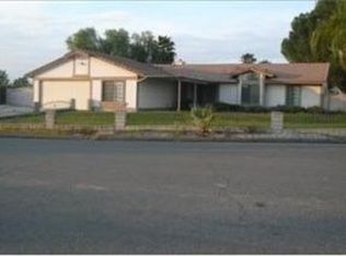 221 Cardinal Ln, Riverside, CA 92507