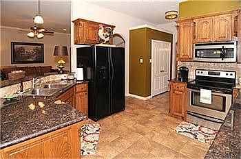 4th image of 117 Castle Pines Dr
