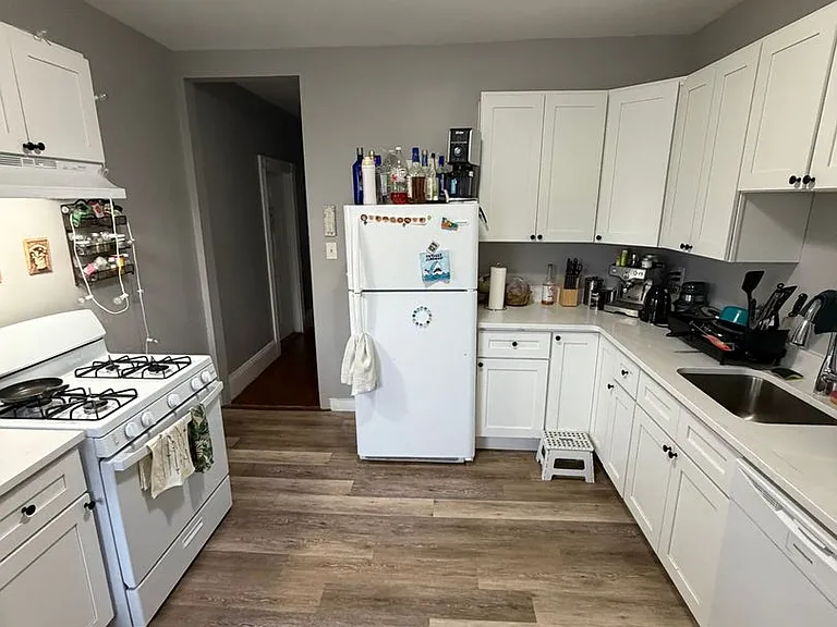 122 Hillside St #3 — Photo 7