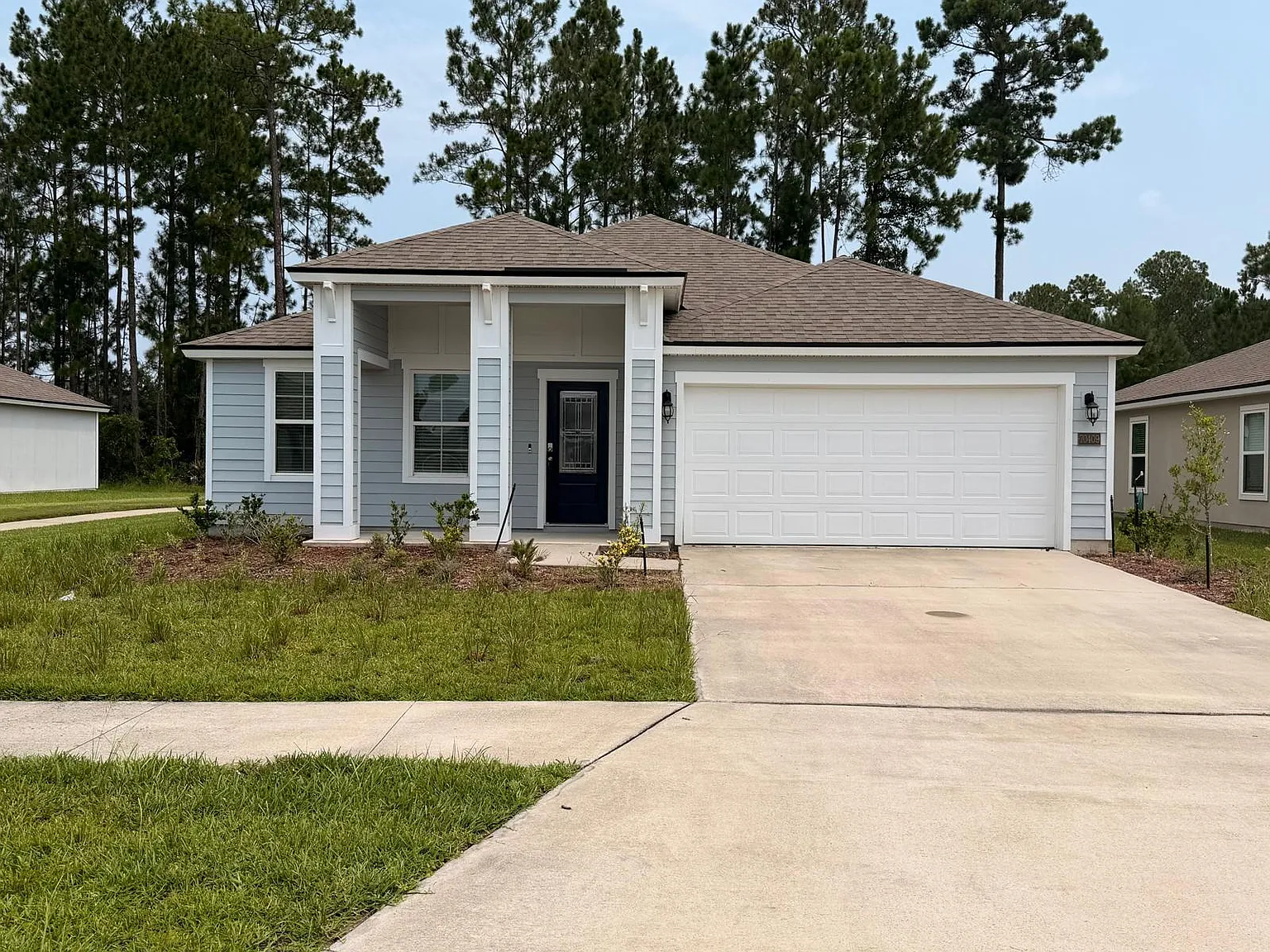 3 bed, 2.0 bath, 1701 sqft, $2,100 — Photo 1
