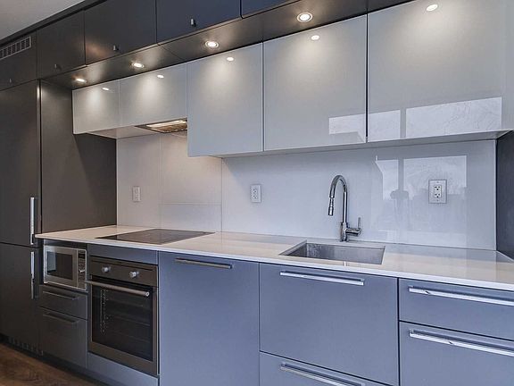 2nd image of 15 Grenville St Unit 2503