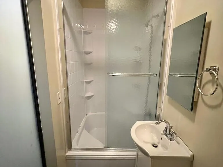 1026 Washington St #5R — Photo 11
