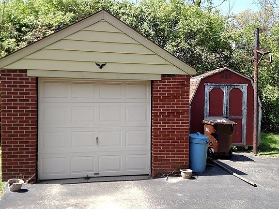 3rd image of 1111 Thurnridge Dr