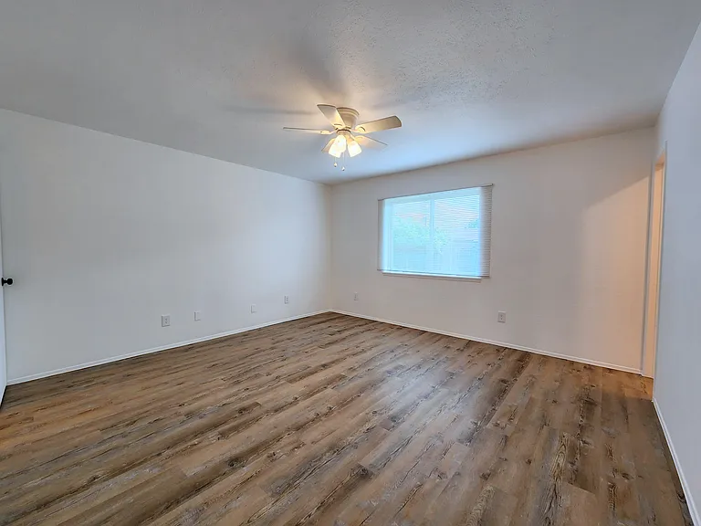 5541 Ragan Dr — Photo 17