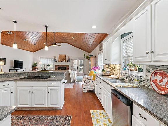 4th image of 116 Village Creek Way