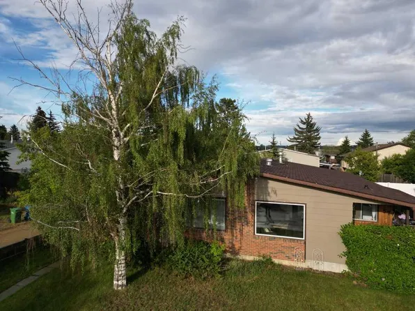 59 W Nichols Cres, Red Deer, AB T4P 1P5