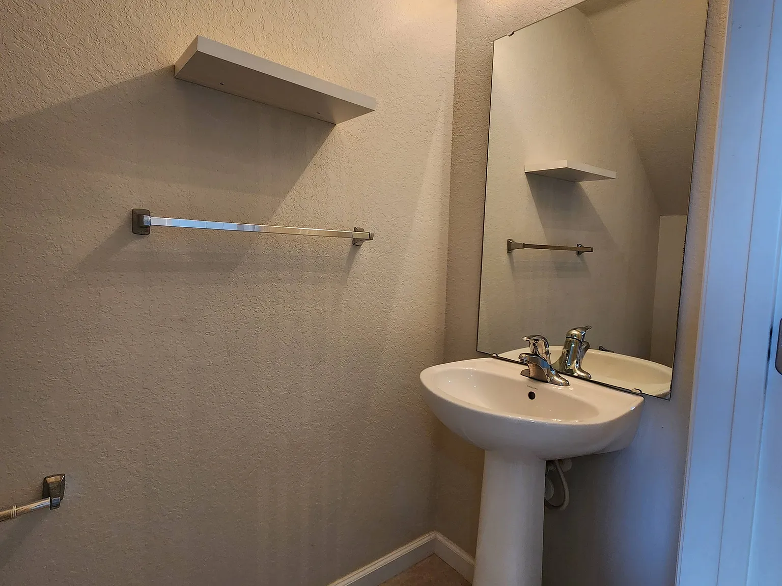 2 bed, 2.5 bath, 1134 sqft, $1,500 — Photo 3