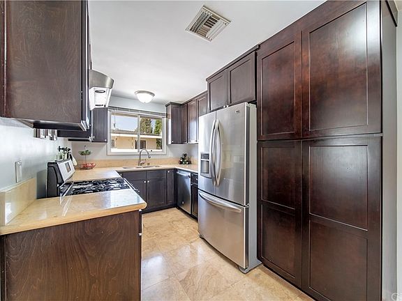 5th image of 3647 Albury Ave