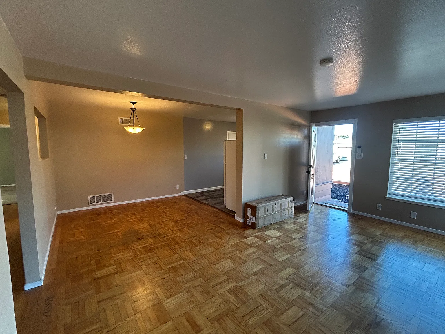 3 bed, 1150 sqft, $5,200 — Photo 4