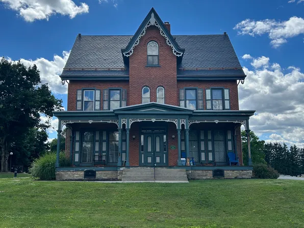 146 S Church St APT 1, Macungie, PA 18062