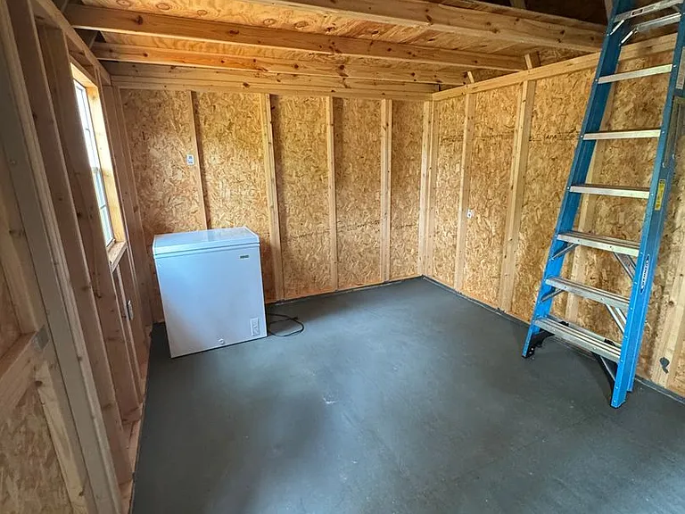 210 Meredith St — Photo 14