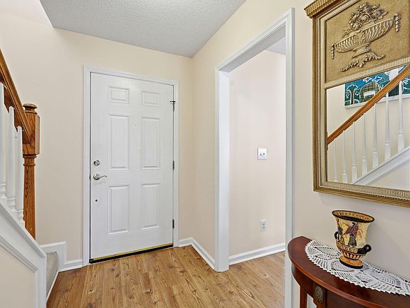 5th image of 2111 Castle Pines Dr