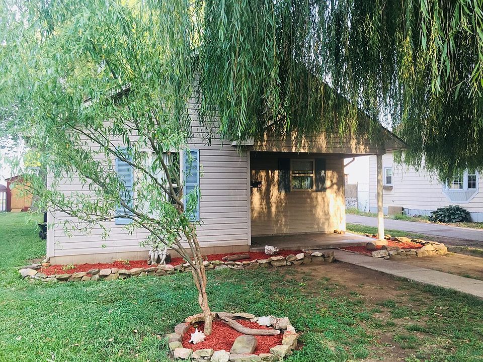 2nd image of 113 Plum St
