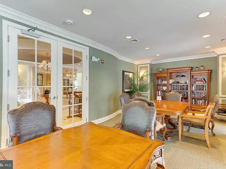 2655 Prosperity Ave #305 — Photo 2