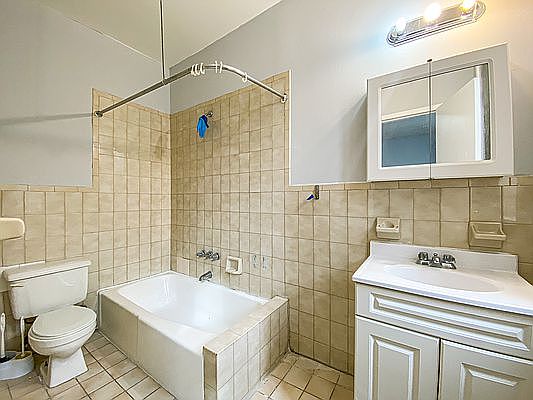 3rd image of 3576 Dekalb Ave APT 6L