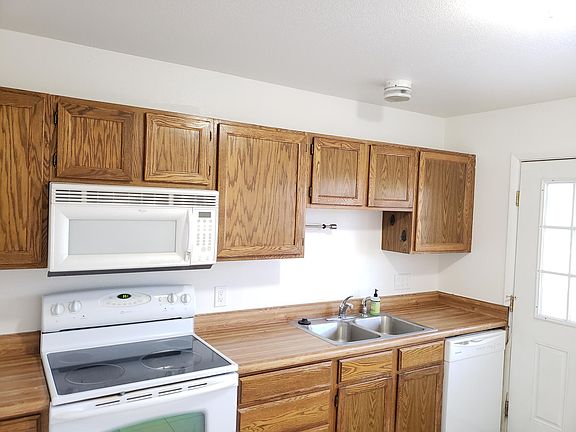 Kitchen (pending install of new dishwasher & microwave)
