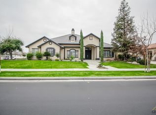 10412 S Hinderhill Dr, Bakersfield, CA 93312