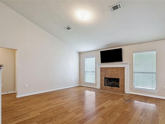 3rd image of 308 Haven Way
