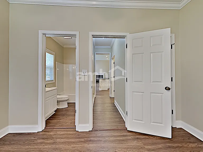 830 Tully Rd — Photo 7