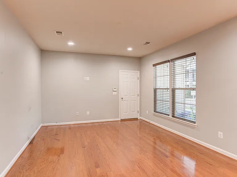 20846 Ashburn Heights Dr — Photo 13