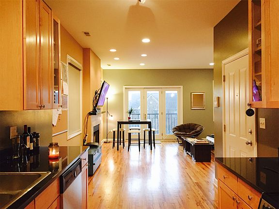 5th image of 2633 W Belmont Ave Unit 3