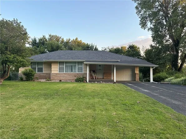 1804 6th Ave, Saint Joseph, MO 64505