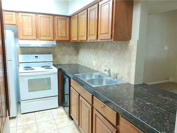 5th image of 2725D Santa Fe St