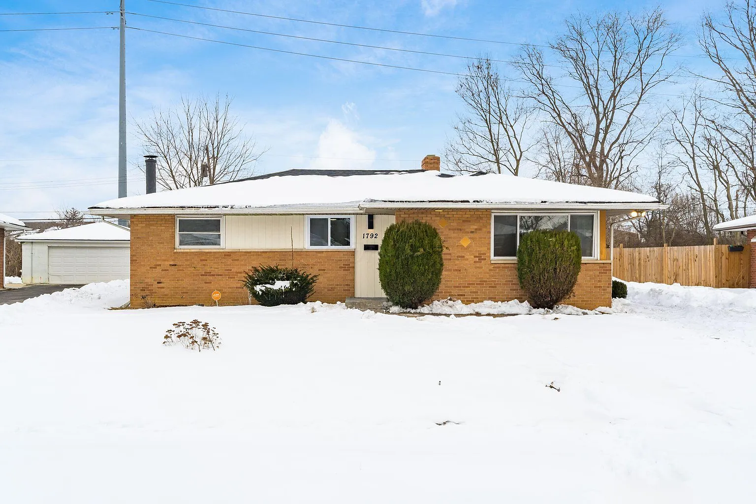 1792 Bostwick Rd photo 1
