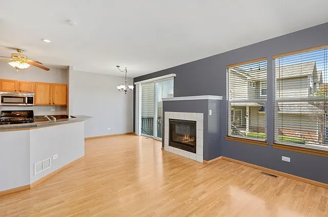 3 bed, 1157 sqft, $2,395 — Photo 4