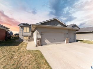 4513 S Wassom Ave, Sioux Falls, SD 57106