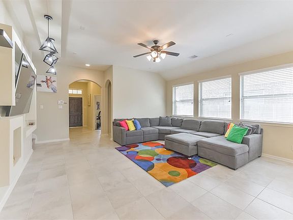 5th image of 16811 Highland Country Dr