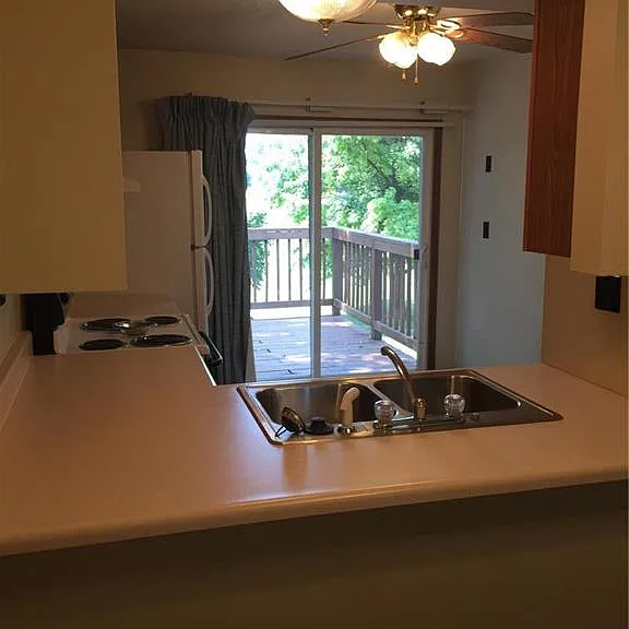 1322 Virginia Ave — Photo 5
