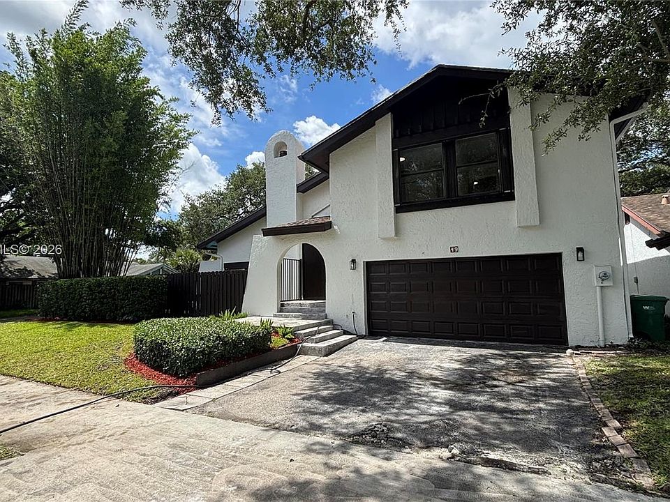 1st image of 49 Forest Cir