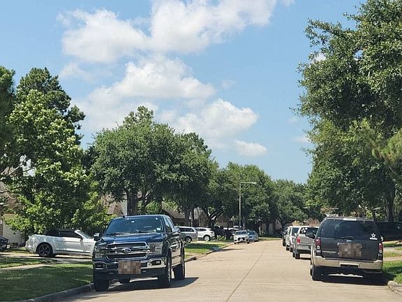 4th image of 4422 Running Pine Dr