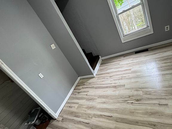 5th image of 624 W 14th St