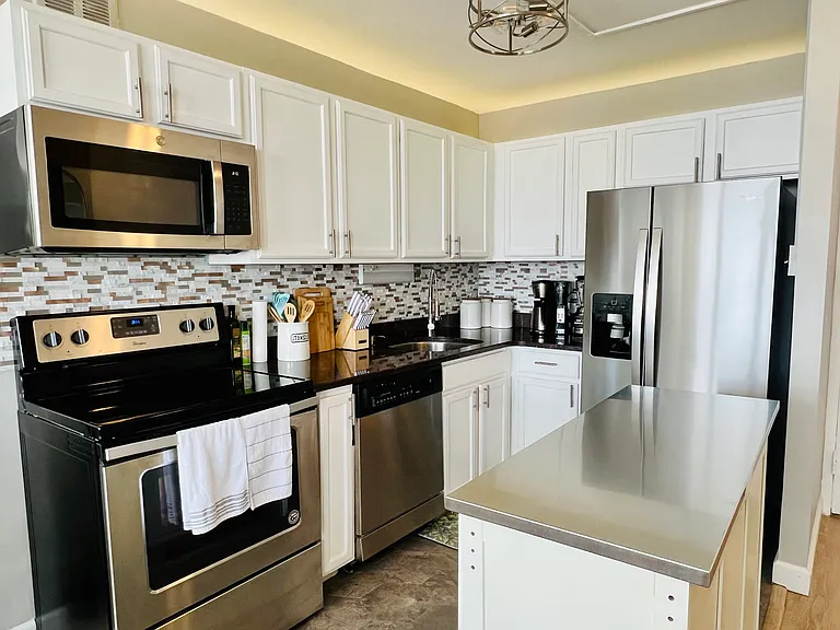 655 W Irving Park Rd #4807 — Photo 19