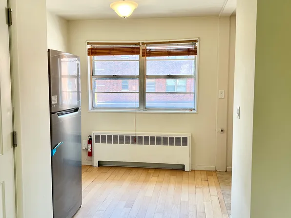 2401 6th Street image 10 of 18