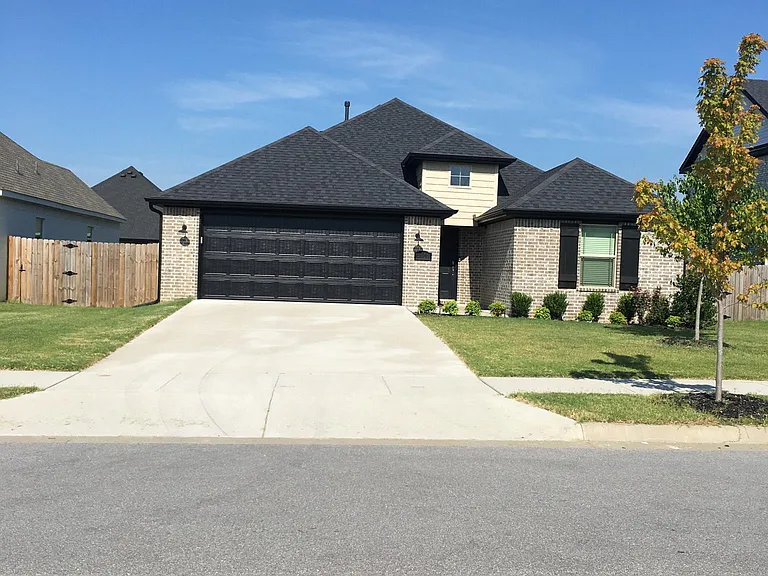 4400 Layton Rd — Photo 1