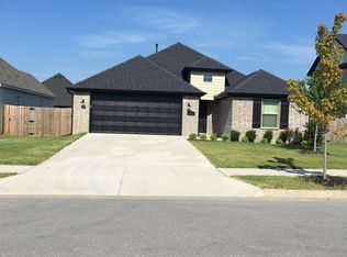 4400 SW Layton Rd, Bentonville, AR 72713