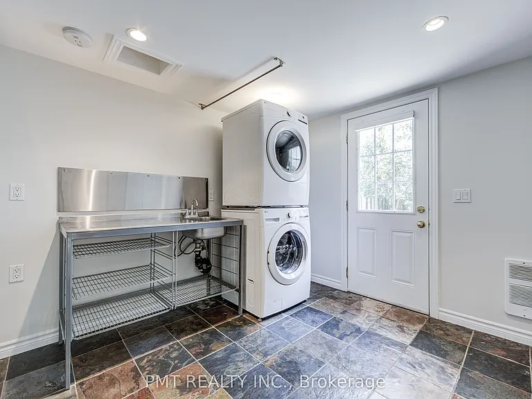 491 Maple Ave — Photo 41