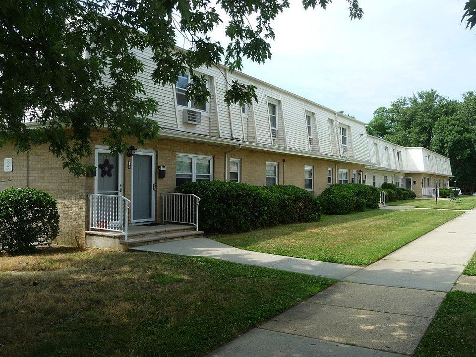 2nd image of 68 White St