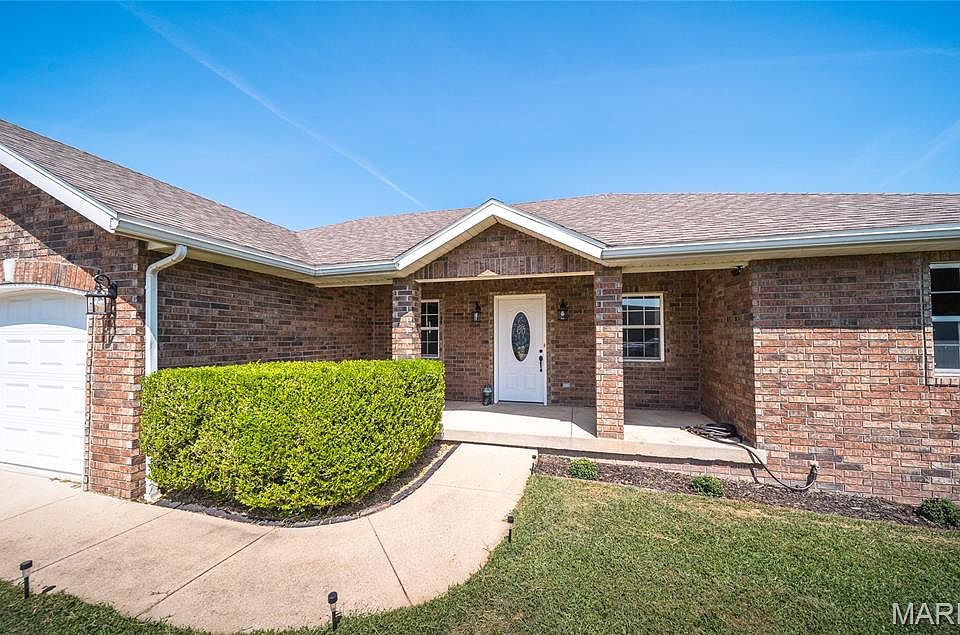 1st image of 19440 Lambert Ln