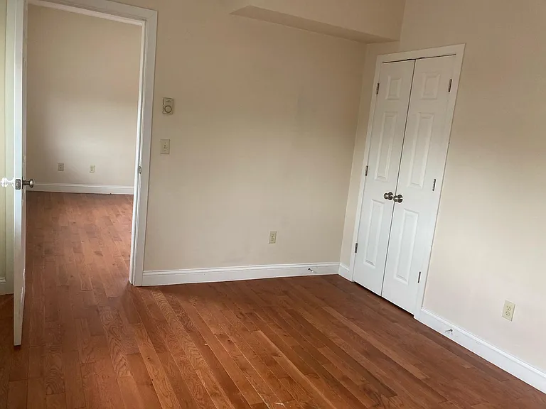 4-64 W Hollis St #4 — Photo 9