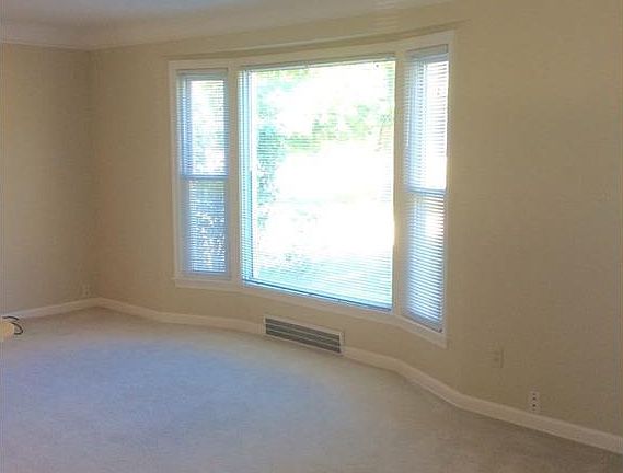 5th image of 1428 Dill Ave