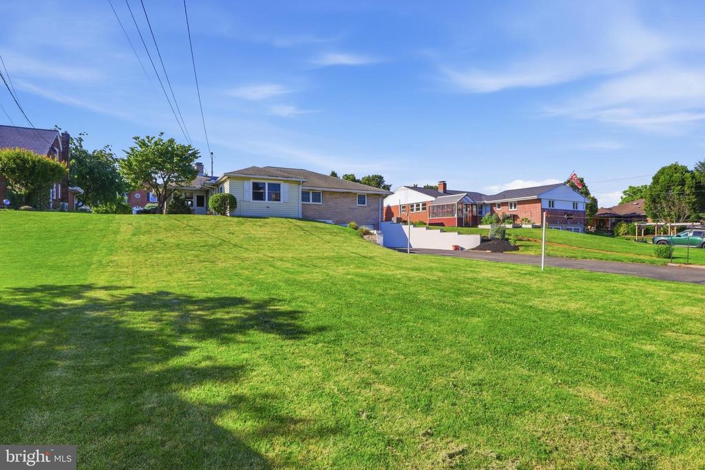 412 W Caracas Ave, Hershey, PA - View 4