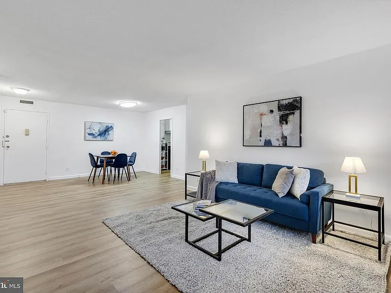 2030 N Adams St #303 — Photo 7