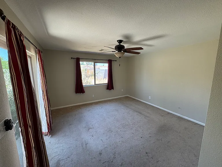 2058 E Fremont Dr — Photo 10