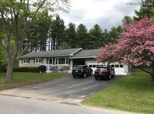 25 Meadow Ln, Queensbury, NY 12804