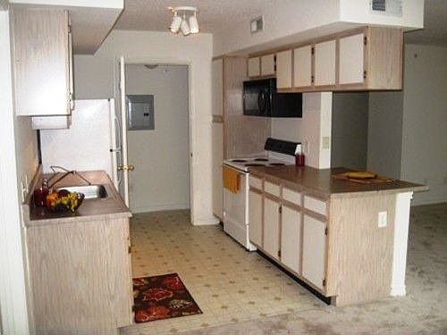 2nd image of 640 Park Commons Ct APT J