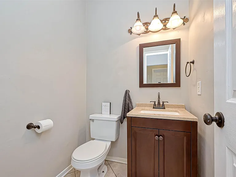 11011 Sprucedale Ct — Photo 16